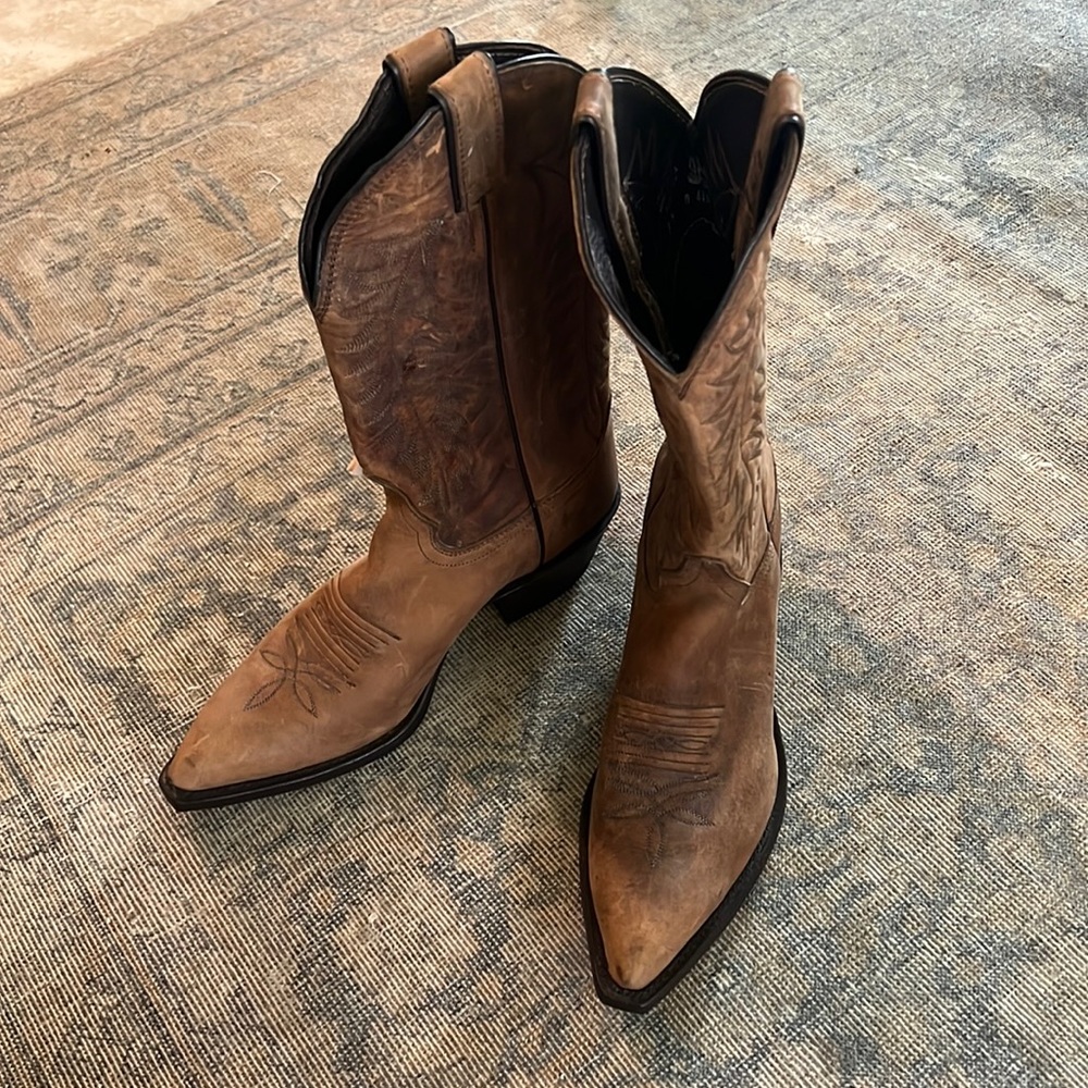 New Justin Cowboy Boots women size 8